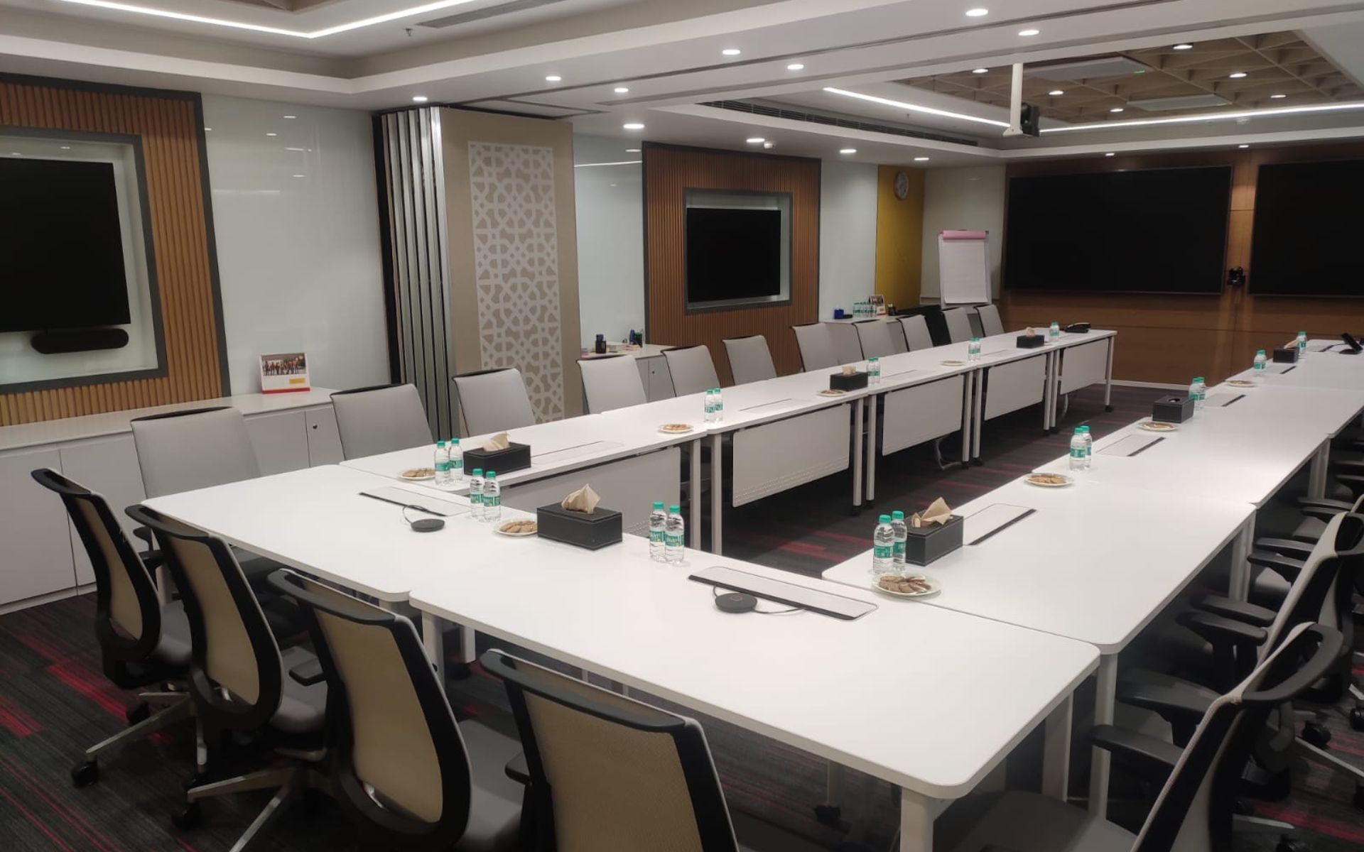 Shell India Markets, gallery view 1